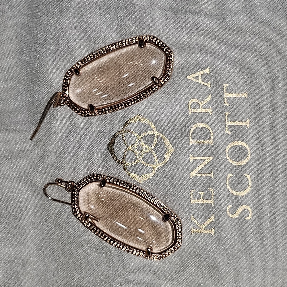 SOLD Kendra Scott Elle earrings